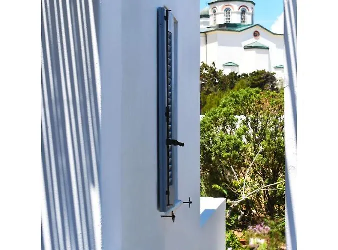 Apanema Paros Náusza