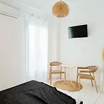 Apanema Paros * נאוסה