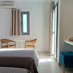 Apanema Paros *