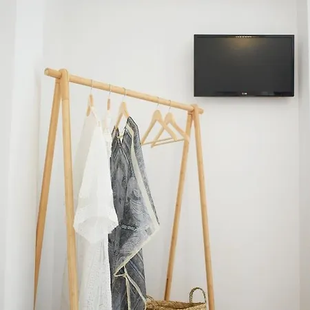 Apanema Paros Apartament Nausa