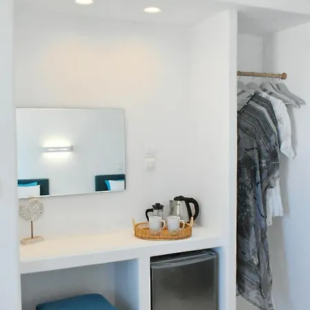 Apanema Paros * Náoussa