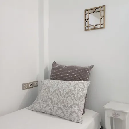 Apanema Paros