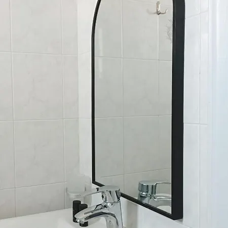 Apanema Paros * Nausa