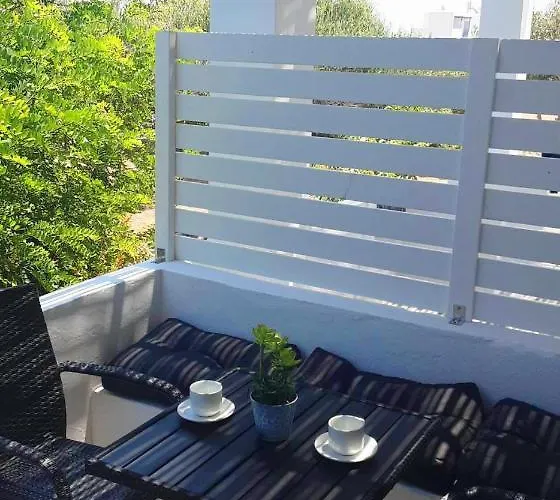 Apanema Paros Νάουσα