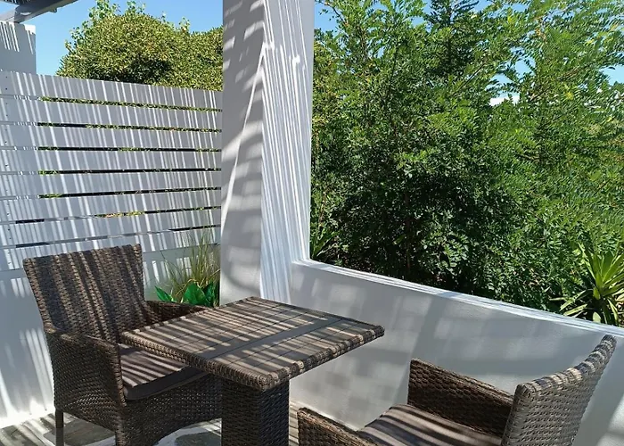 Apanema Paros * Νάουσα